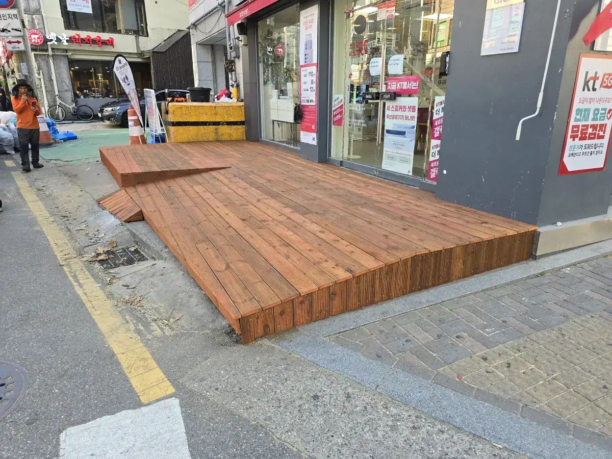 고품질 데크 시공